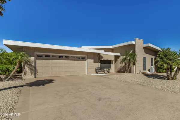 Property Slideshow image 2 of 36 | 10926 w welk dr, Sun City, AZ, 85373