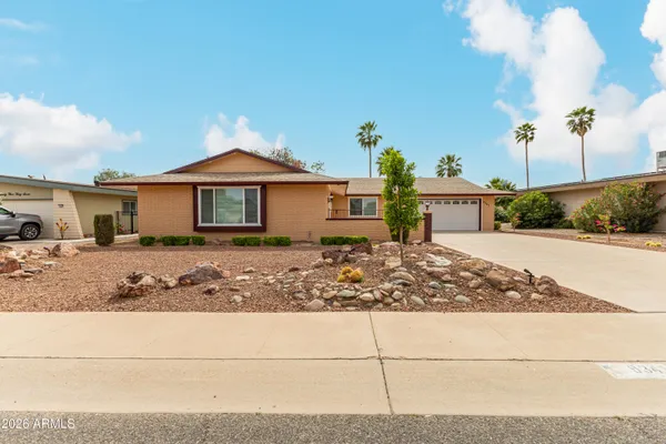 Property Slideshow image 2 of 42 | 9341 w briarwood cir, Sun City, AZ, 85351
