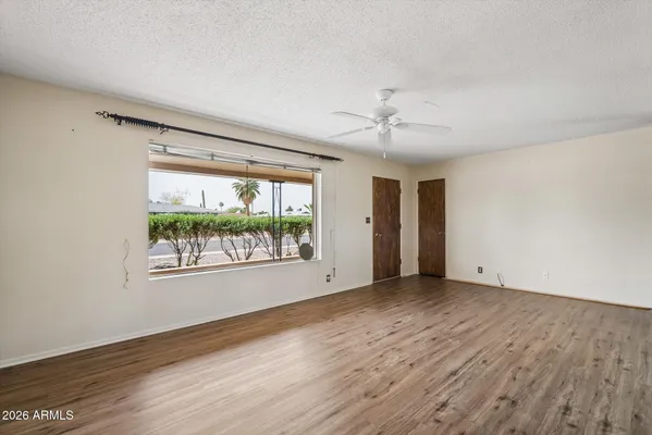 Property Slideshow image 3 of 20 | 509 n 53rd pl, Mesa, AZ, 85205