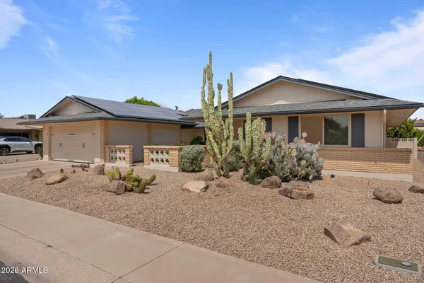 Property Slideshow image 3 of 35 | 10416 w cheryl dr, Sun City, AZ, 85351
