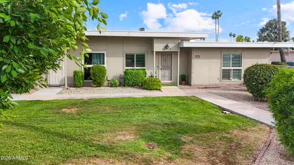 Property Slideshow image 2 of 44 | 10036 w lancaster dr, Sun City, AZ, 85351