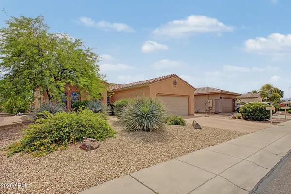 Property Slideshow image 3 of 23 | 21563 n casa royale dr, Surprise, AZ, 85387
