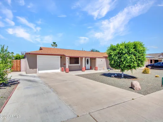 Property Slideshow image 2 of 52 | 10848 w connecticut ave, Sun City, AZ, 85351