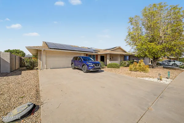Property Slideshow image 2 of 35 | 10708 w camelot cir, Sun City, AZ, 85351