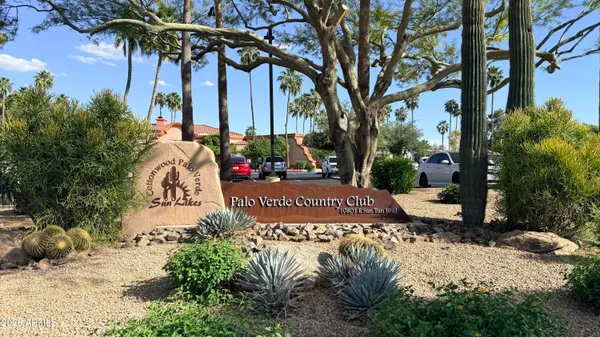 Property Slideshow image 2 of 34 | 26226 s flame tree dr, Sun Lakes, AZ, 85248