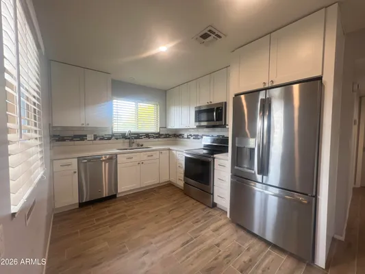 Property Slideshow image 3 of 15 | 10013 w lakeview cir, Sun City, AZ, 85351