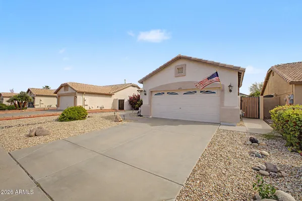 Property Slideshow image 3 of 24 | 10533 w potter dr, Peoria, AZ, 85382