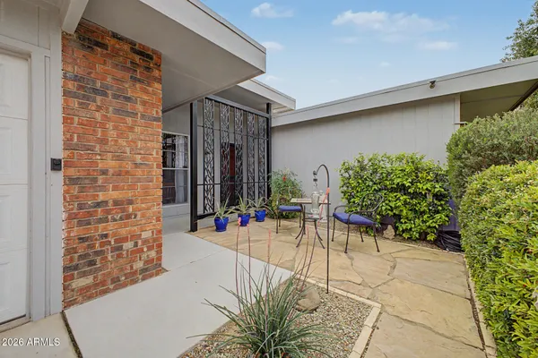 Property Slideshow image 3 of 43 | 10333 w highwood ln, Sun City, AZ, 85373