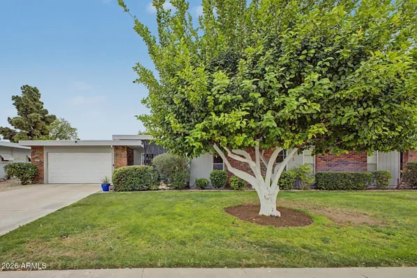 Property Slideshow image 2 of 30 | 10333 w highwood ln, Sun City, AZ, 85373