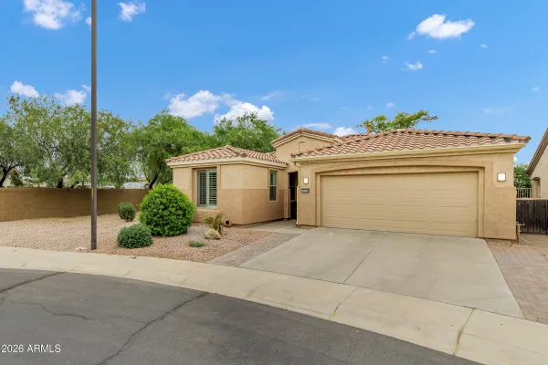 Property Slideshow image 2 of 35 | 4777 e narrowleaf dr, Gilbert, AZ, 85298