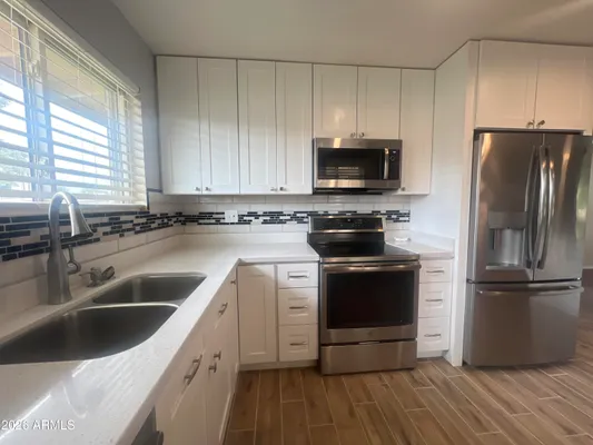 Property Slideshow image 2 of 15 | 10013 w lakeview cir, Sun City, AZ, 85351
