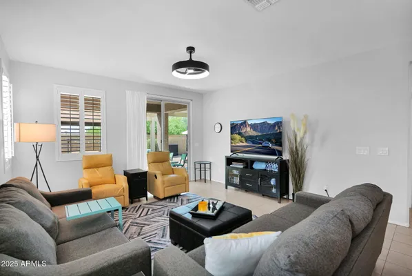 Property Slideshow image 3 of 30 | 455 n rainbow way, Casa Grande, AZ, 85194