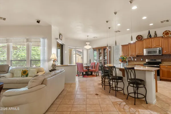 Property Slideshow image 2 of 64 | 4708 e sourwood dr, Gilbert, AZ, 85298