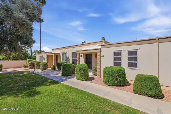 Property Slideshow image 2 of 25 | 10046 w hawthorn dr, Sun City, AZ, 85351