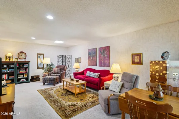 Property Slideshow image 3 of 44 | 10526 w highwood ln, Sun City, AZ, 85373