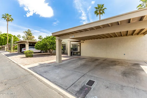 Property Slideshow image 3 of 45 | 7709 e columbine way, Mesa, AZ, 85208