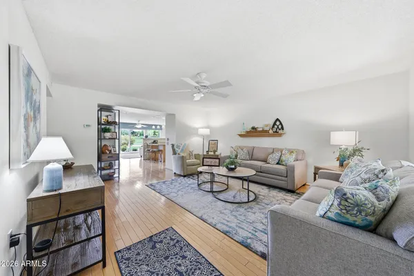 Property Slideshow image 2 of 53 | 10102 w highwood ln, Sun City, AZ, 85373