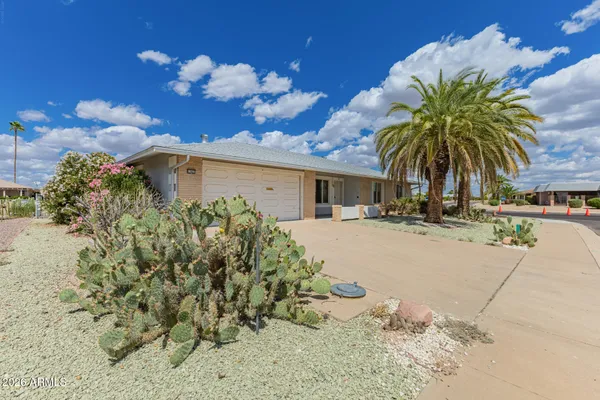 Property Slideshow image 2 of 29 | 11062 w edgewood dr, Sun City, AZ, 85351