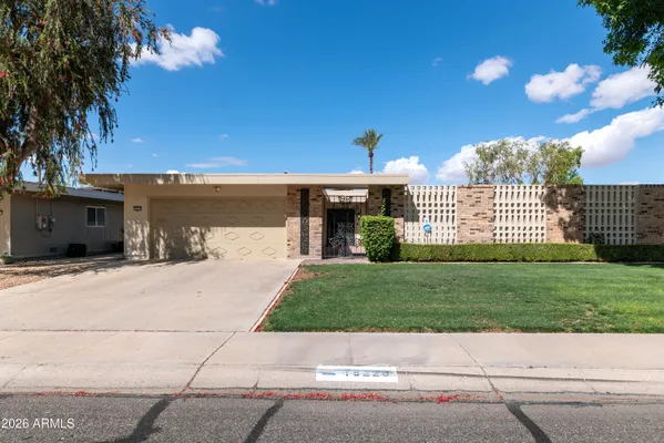 Property Slideshow image 2 of 36 | 18226 n 104th ave, Sun City, AZ, 85373