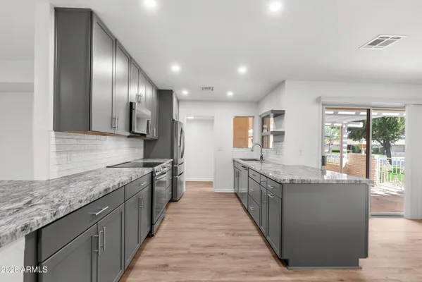 Property Slideshow image 3 of 26 | 9508 w sandstone dr, Sun City, AZ, 85351