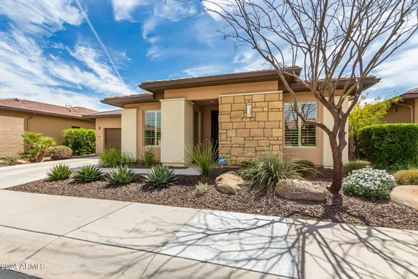 Property Slideshow image 2 of 44 | 13231 w hummingbird ter, Peoria, AZ, 85383
