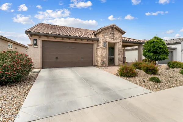 Property Slideshow image 3 of 32 | 26128 w rosemonte dr, Buckeye, AZ, 85396
