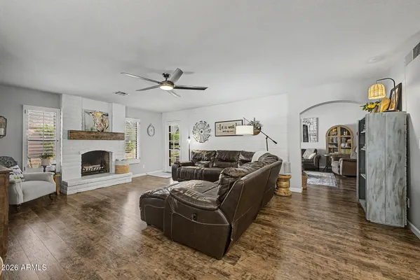 Property Slideshow image 3 of 35 | 9764 w rockwood dr, Peoria, AZ, 85382