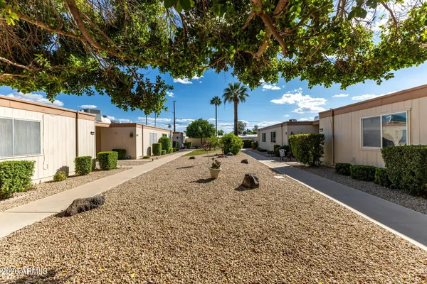 Property Slideshow image 3 of 16 | 10921 w coggins dr, Sun City, AZ, 85351