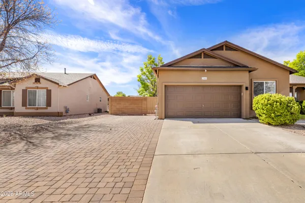 Property Slideshow image 2 of 35 | 7901 e rusty spur trl, Prescott Valley, AZ, 86315