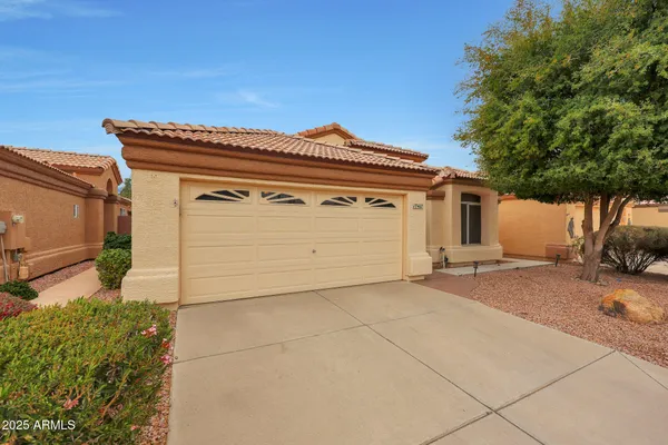 Property Slideshow image 2 of 72 | 17467 n sunset trl, Surprise, AZ, 85374