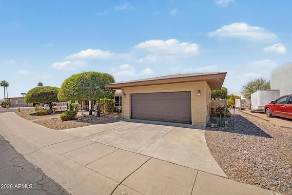 Property Slideshow image 2 of 30 | 2205 n nicklaus dr, Mesa, AZ, 85215