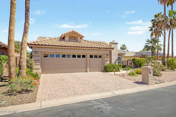 Property Slideshow image 2 of 41 | 10806 e navajo dr, Sun Lakes, AZ, 85248