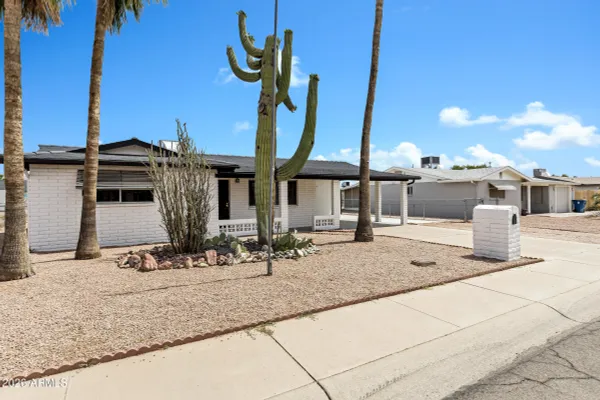 Property Slideshow image 3 of 28 | 1409 s ocotillo dr, Apache Junction, AZ, 85120