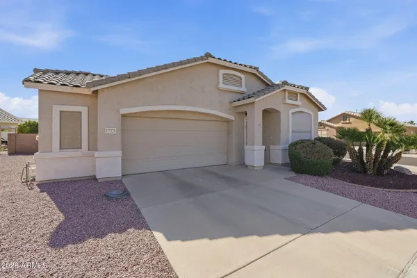 Property Slideshow image 2 of 29 | 17320 n thornberry dr, Surprise, AZ, 85374