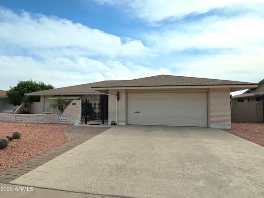 Property Slideshow image 3 of 31 | 10325 w floriade dr, Sun City, AZ, 85351