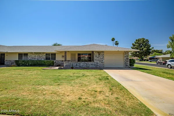 Property Slideshow image 3 of 32 | 9613 w oak ridge dr, Sun City, AZ, 85351