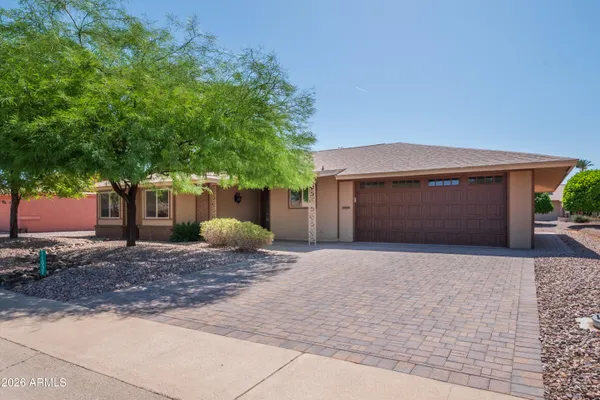Property Slideshow image 2 of 51 | 11037 w meade dr, Sun City, AZ, 85351