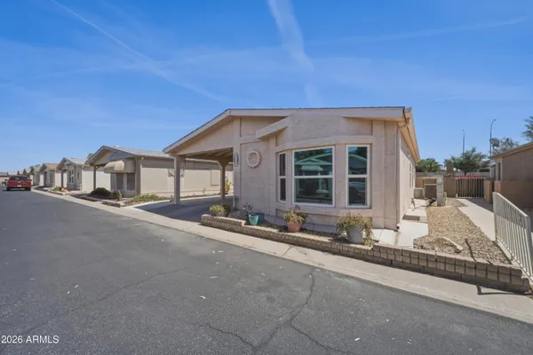 Property Slideshow image 3 of 26 | 6501 s oakmont dr, Chandler, AZ, 85249