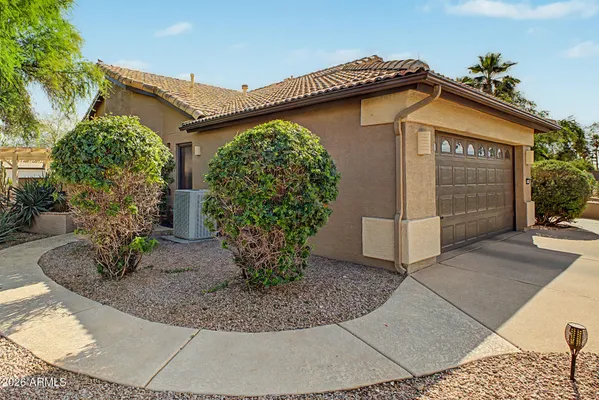 Property Slideshow image 3 of 40 | 15805 w fairmount ave, Goodyear, AZ, 85395