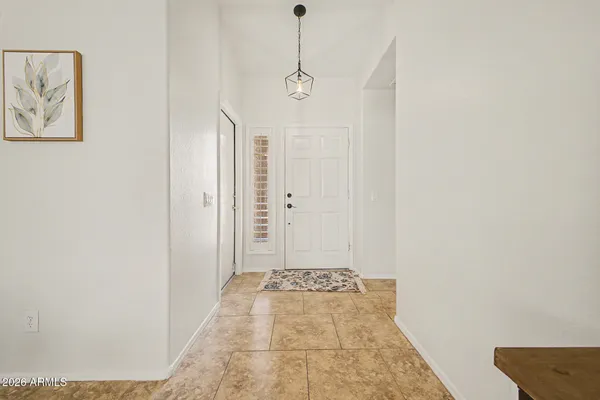 Property Slideshow image 2 of 34 | 6893 s lake forest ct, Chandler, AZ, 85249