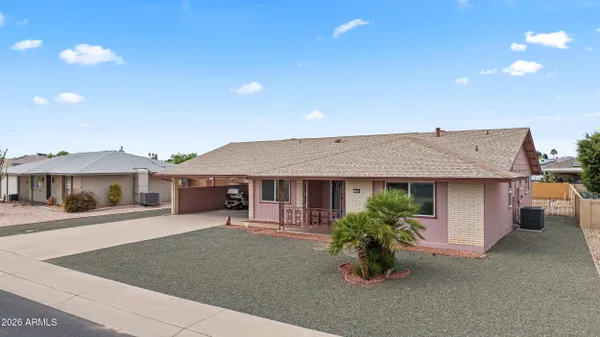 Property Slideshow image 3 of 48 | 9904 w shiprock dr, Sun City, AZ, 85351