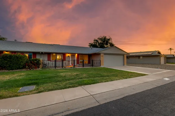 Property Slideshow image 3 of 53 | 10303 w bright angel cir, Sun City, AZ, 85351