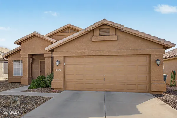 Property Slideshow image 2 of 26 | 12047 s 44th st, Phoenix, AZ, 85044