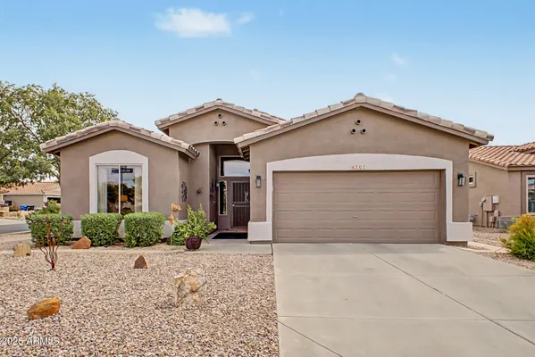 Property Slideshow image 2 of 48 | 4707 e walnut rd, Gilbert, AZ, 85298