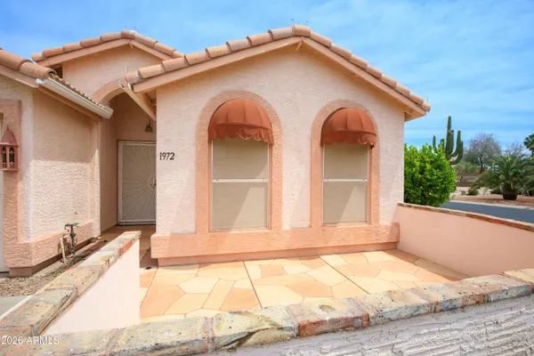 Property Slideshow image 3 of 51 | 1972 e doral dr, Chandler, AZ, 85249