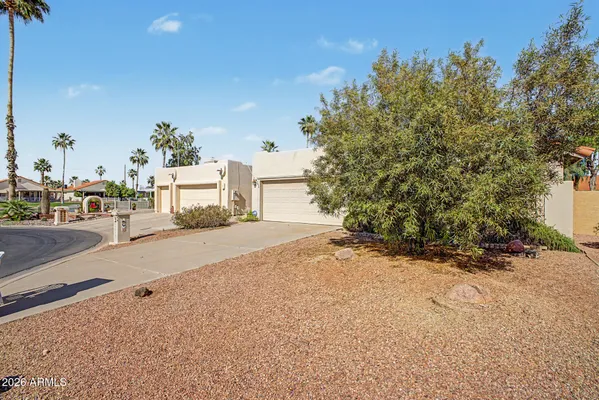 Property Slideshow image 2 of 34 | 25235 s drifter dr, Sun Lakes, AZ, 85248