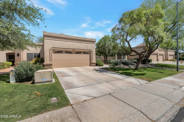 Property Slideshow image 2 of 34 | 8332 w taro lane ln, Peoria, AZ, 85382