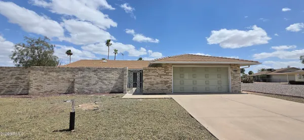 Property Slideshow image 3 of 32 | 9803 w pebble beach dr, Sun City, AZ, 85351