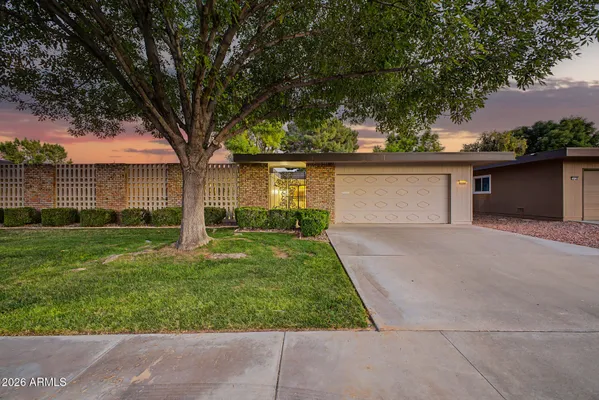 Property Slideshow image 2 of 31 | 10345 w garnette dr, Sun City, AZ, 85373