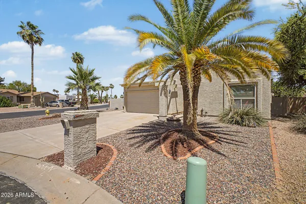 Property Slideshow image 2 of 62 | 26433 s truro dr, Sun Lakes, AZ, 85248